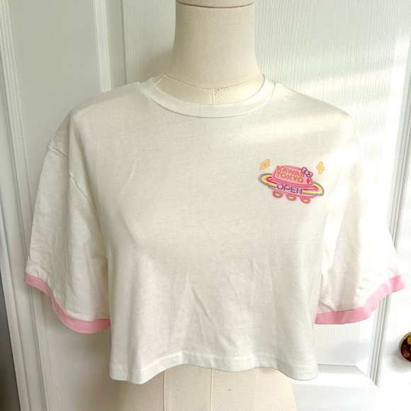 NWT Shein x Hello Kitty Cropped Ringer T-Shirt Medium Kawaii Tokyo White Pink - Picture 4 of 8